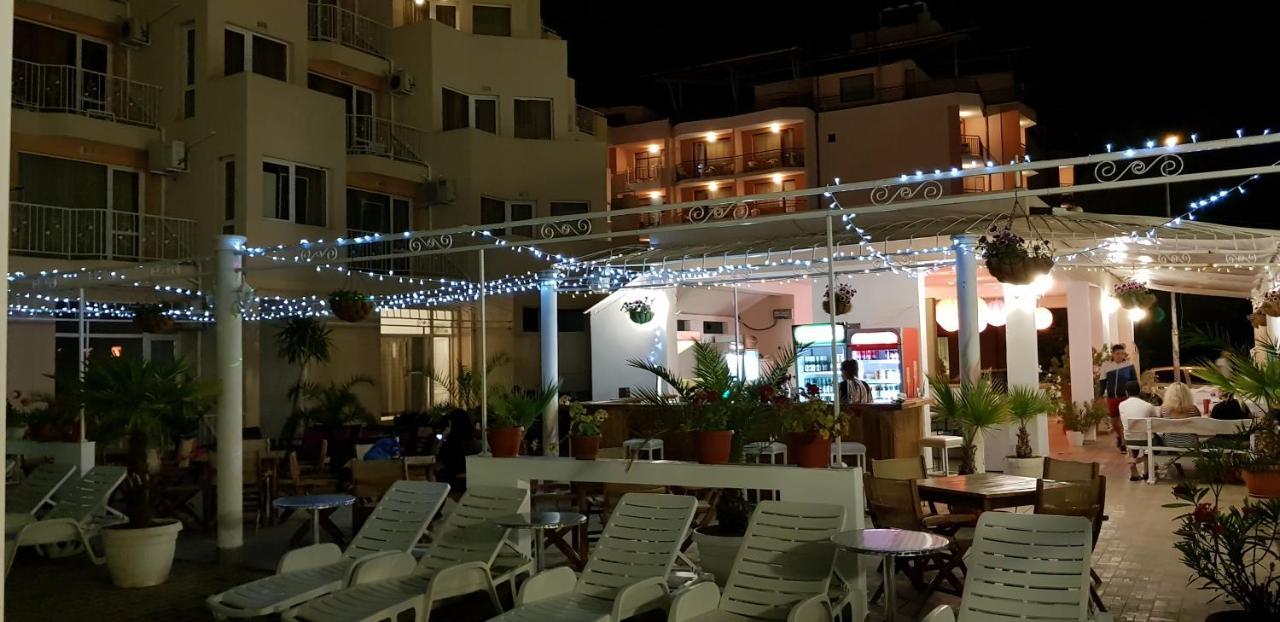 סאני ביץ' Vanilla Garden Apartments מראה חיצוני תמונה